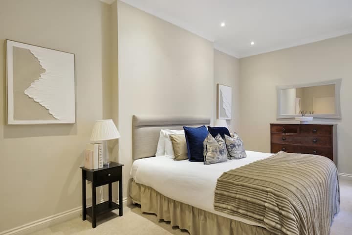 A Mayfair pad