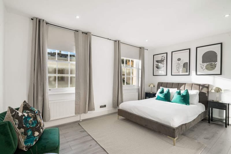 A Knightsbridge pad