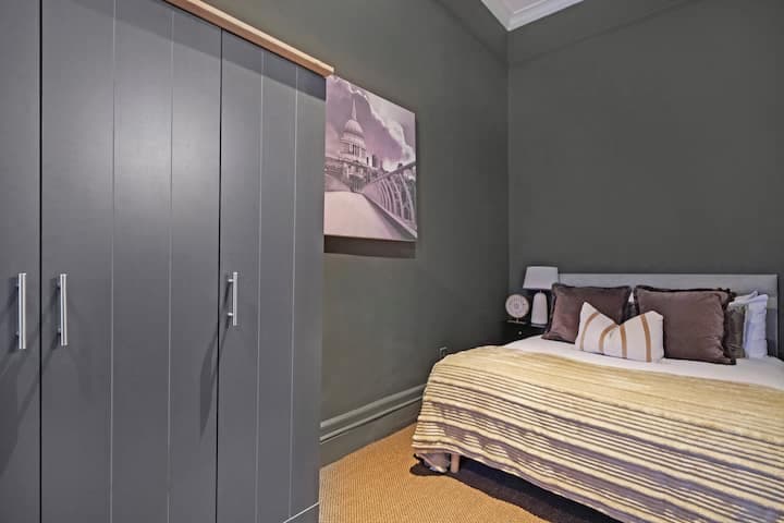 A Mayfair pad